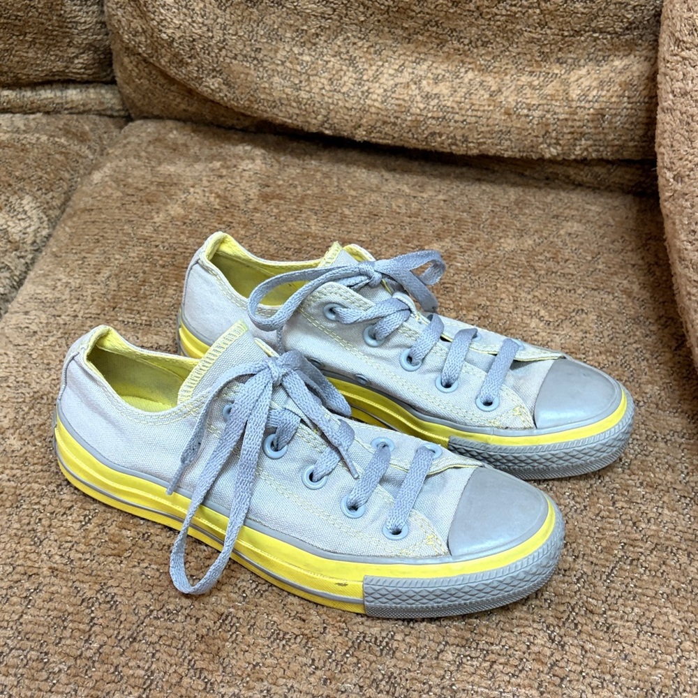 Converse Canvas Sneakers in Light Gray and Yellow Accent, size 6